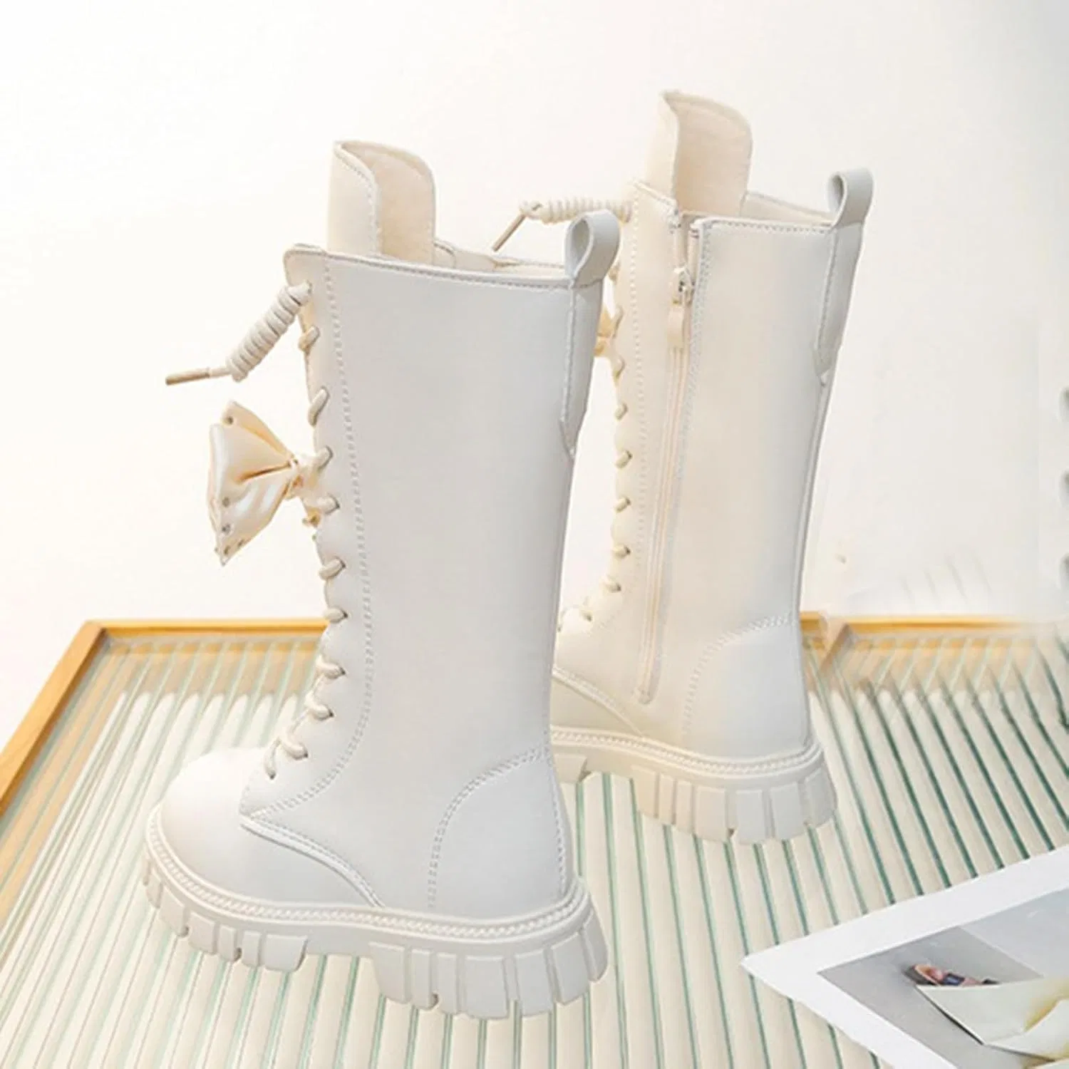 Детские ботинки для девочек с принтом и шнуровкой, модель Girls Lace Up Combat Boots, White — фото 3