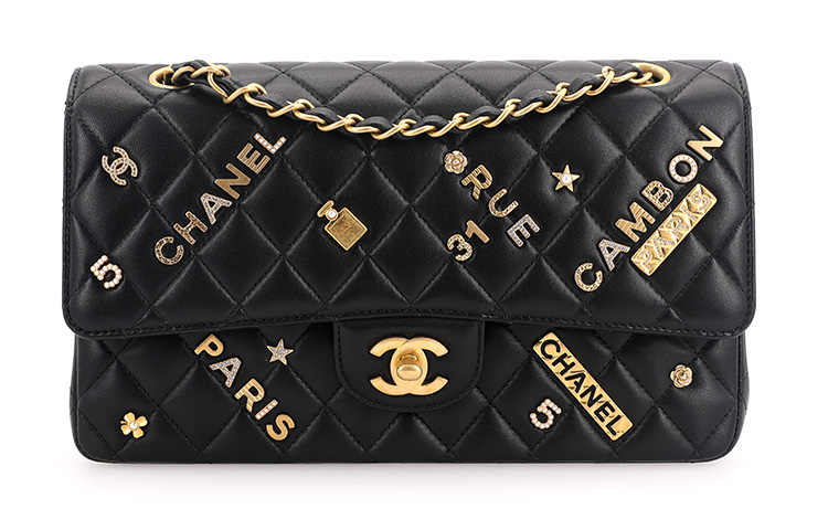 

CHANEL Классическая сумка-саквояж из овчины с клапаном, черная, с логотипом, через плечо, женская