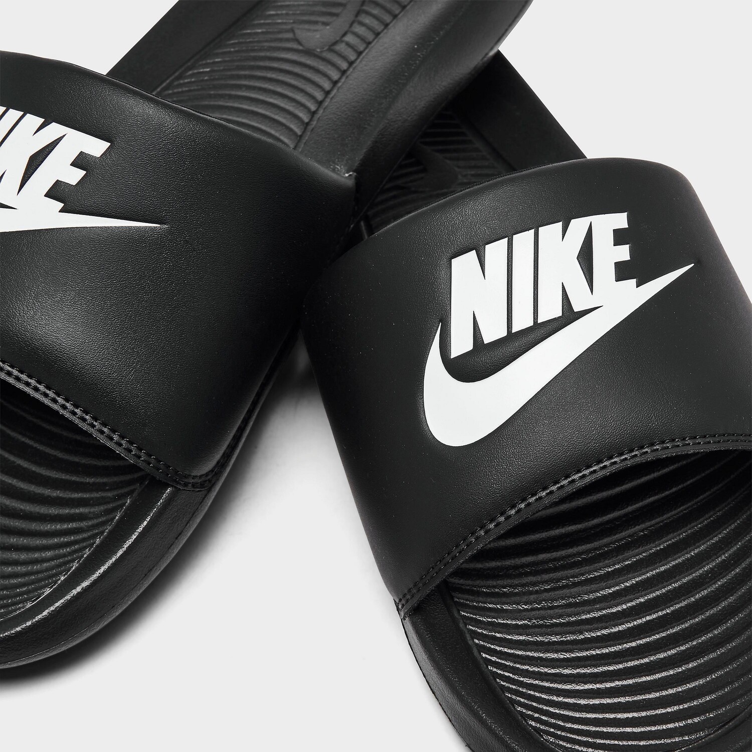 Мужские сандалии Nike Victori One Slide, черно-белый — фото 4