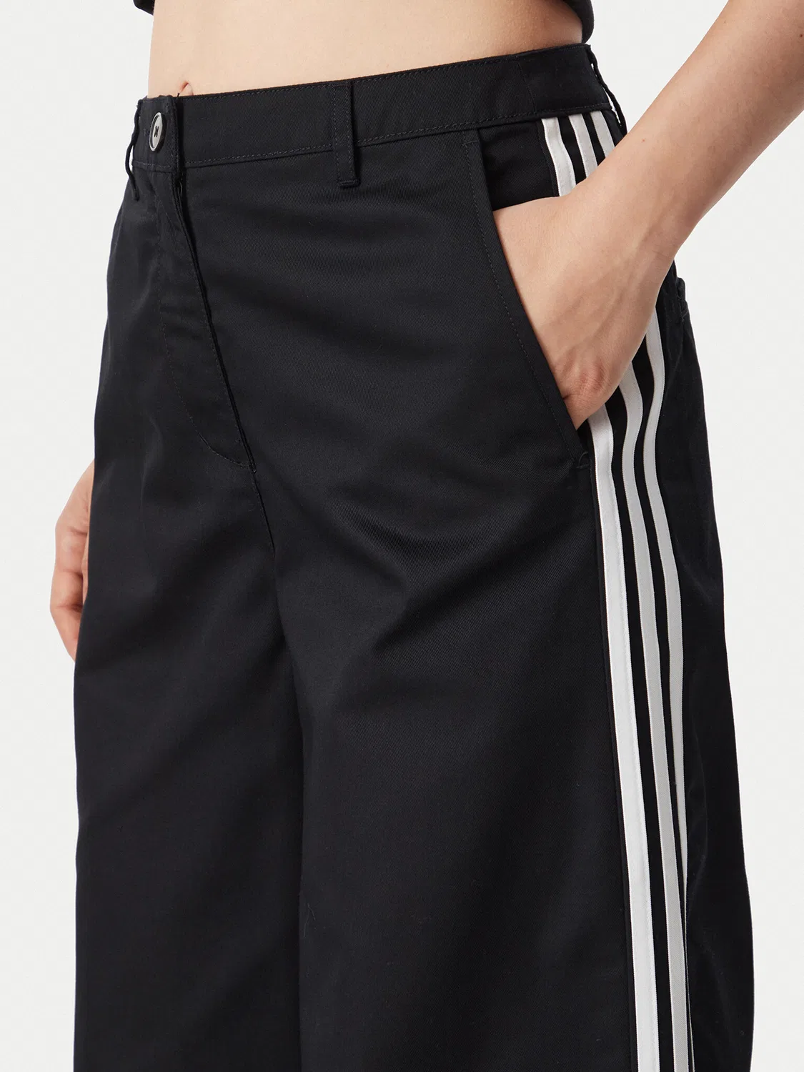 Женские брюки свободного кроя Tailored Adidas, черный — фото 4