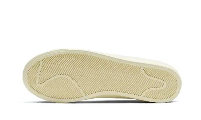 Детские кроссовки с принтом Blazer Mid '77 Nike, Coconut Milk White University Red — фото 3