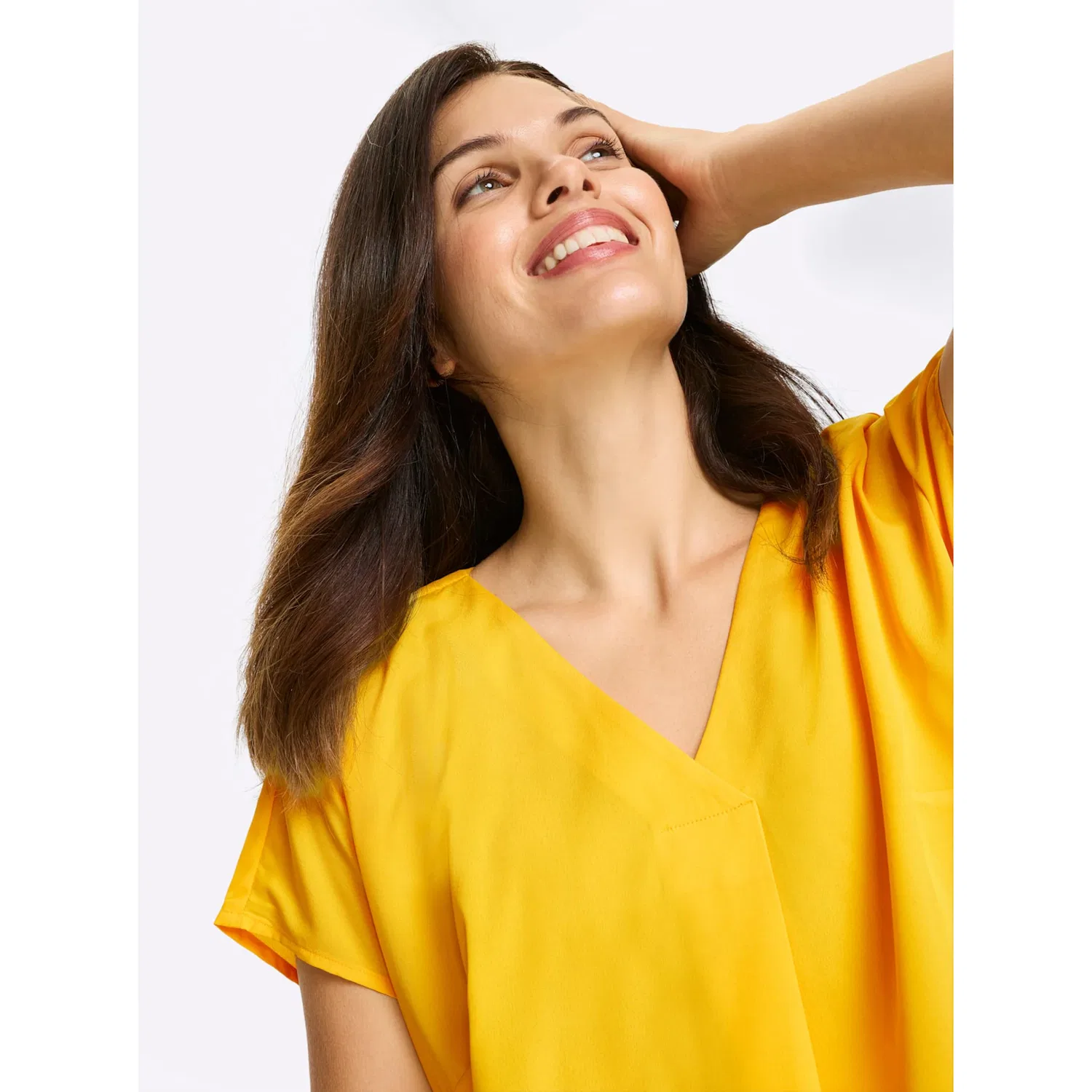 Женская блуза свободного кроя с V-образным вырезом Classic Basics, Sunny Yellow — фото 4