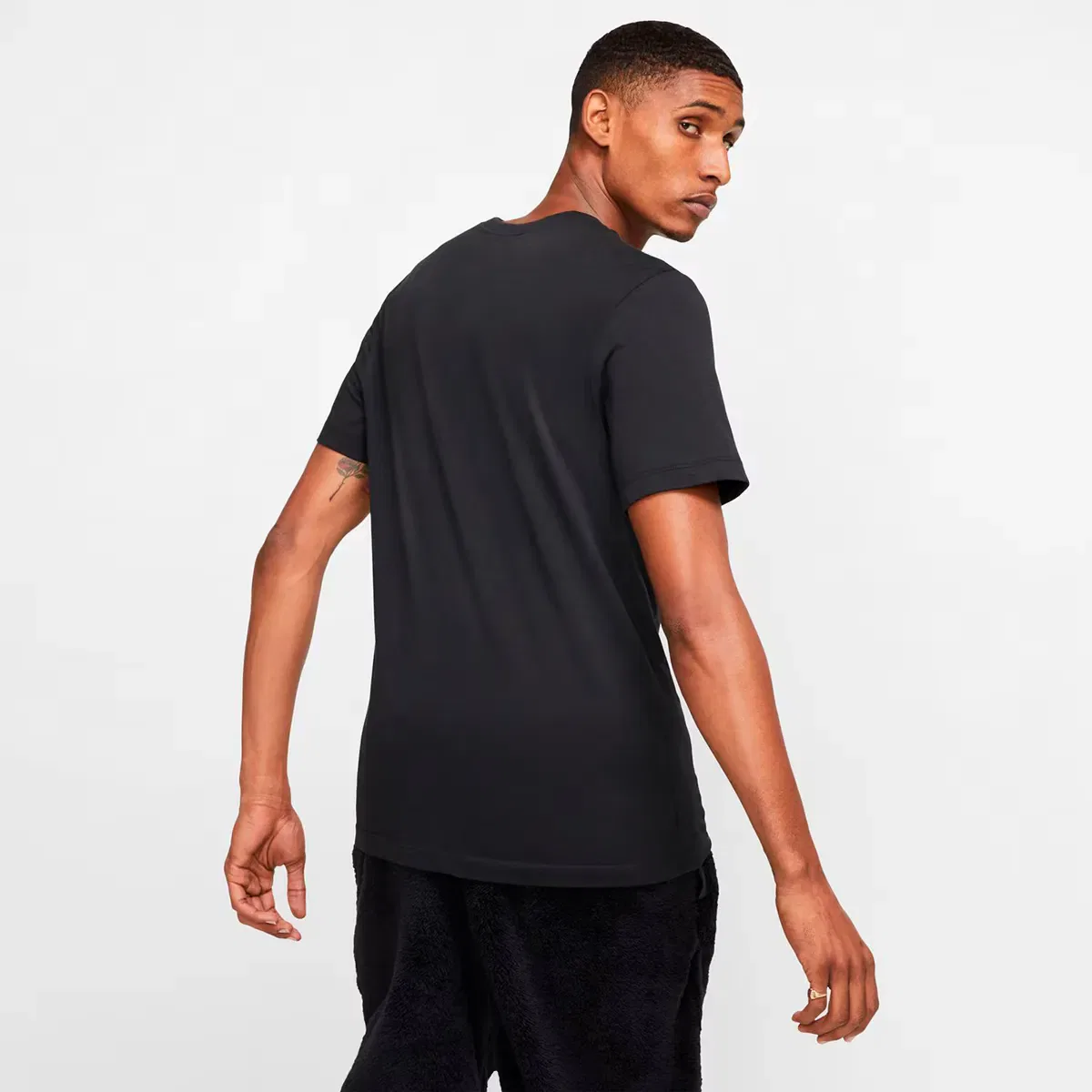 Мужская футболка хлопковая Nike, Negro — фото 2