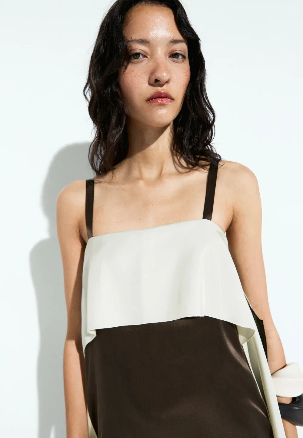 Струящееся платье миди с цветовыми блоками - платье макси Massimo Dutti, Dark Brown — фото 3