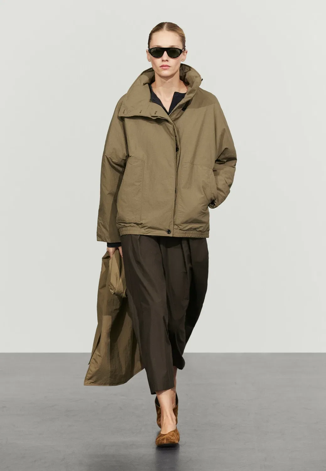 Стеганая куртка-бомбер с шарфом - легкая куртка Massimo Dutti, Camel — фото 2