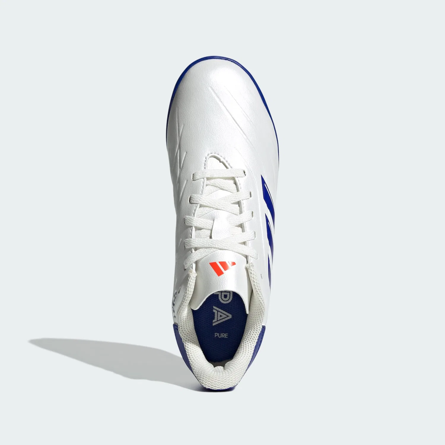 Детские футбольные бутсы для мальчиков с полосатым принтом Copa Pure II Club Indoor Adidas, Cloud White Lucid Blue Solar Red — фото 3
