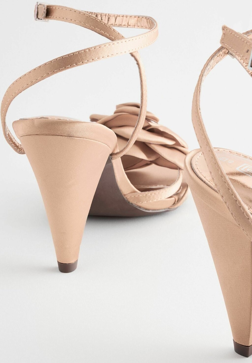 

REGULAR FIT Next, Сандалии Next, телесный Forever Comfort Flower