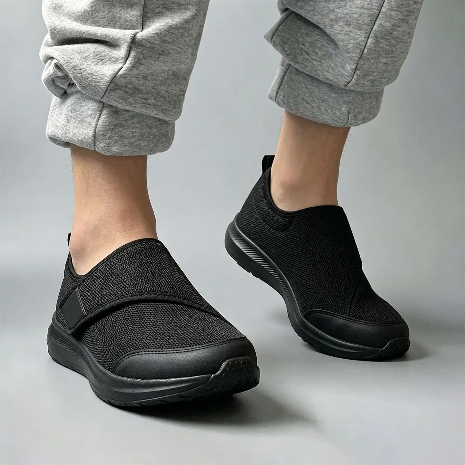 Детские кроссовки из сетки с регулируемым ремешком Breathable Mesh Sneakers, Nero — фото 2