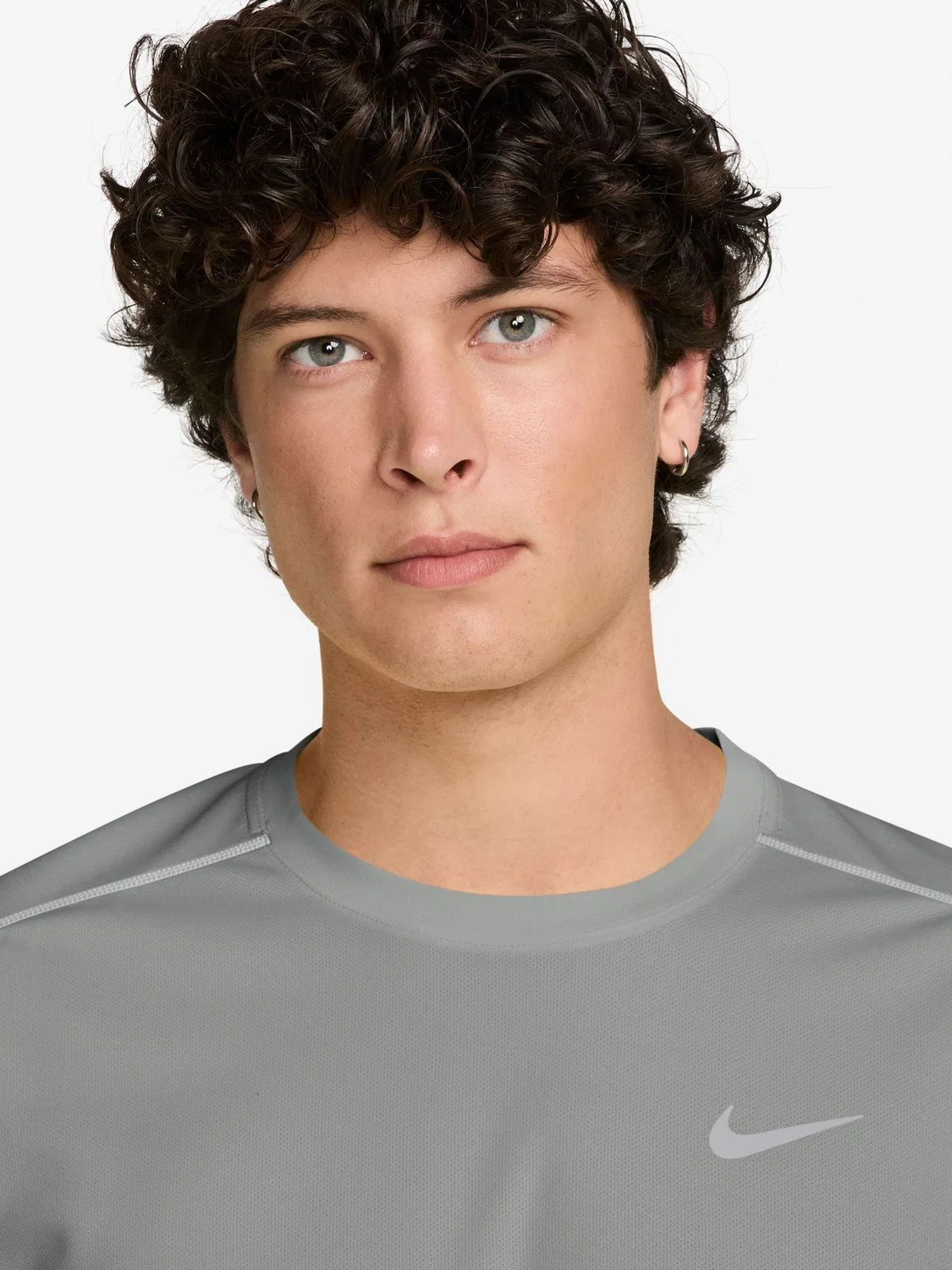 Футболка беговая Miler Dri-FIT UV Nike, Grey Fog — фото 3