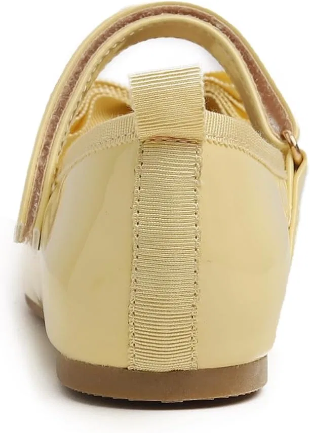 Детские балетки для девочек с принтом FEVERSOLE, Yellow Patent Vegan Leather Bow Tie Loop Maryjane — фото 4