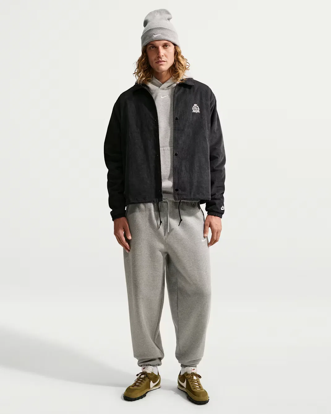 Мужская вельветовая куртка тренера Nike Club, Black/Sanddrift — фото 4