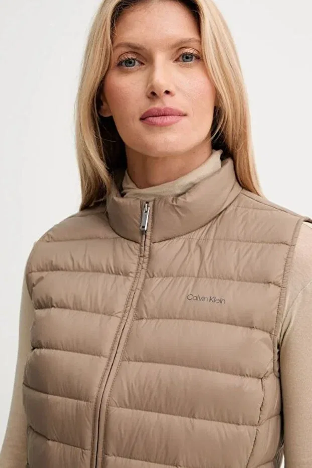 Женская зимняя куртка с капюшоном Mont Calvin Klein, Brown — фото 4