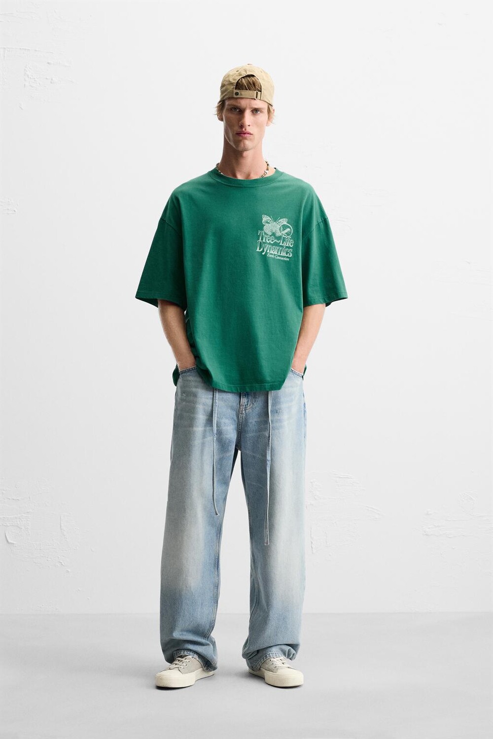 

Футболка с контрастными лозунгами ZARA, зеленый