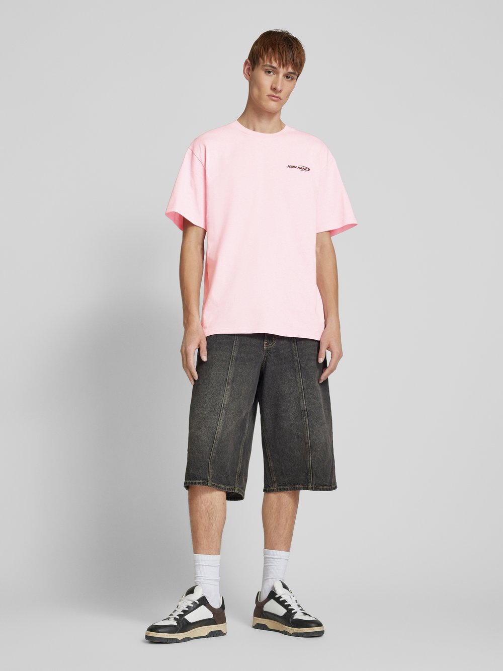 

Футболка с этикеткой KARL KANI, розовый