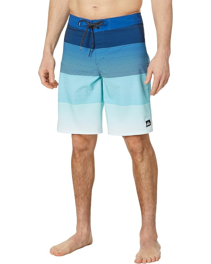 

Пляжные шорты Quiksilver 20" Surfsilk Massive Shorts, цвет Monaco Blue