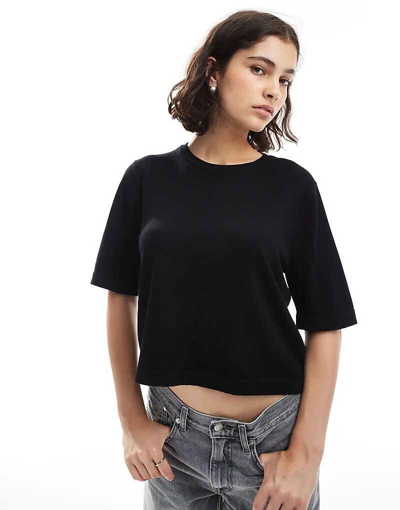 

Трикотажная футболка свободного кроя Vero Moda черного цвета