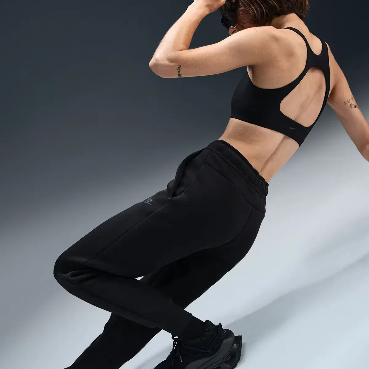 Женские джоггеры из флиса Tech Fleece Nike, Negro — фото 4