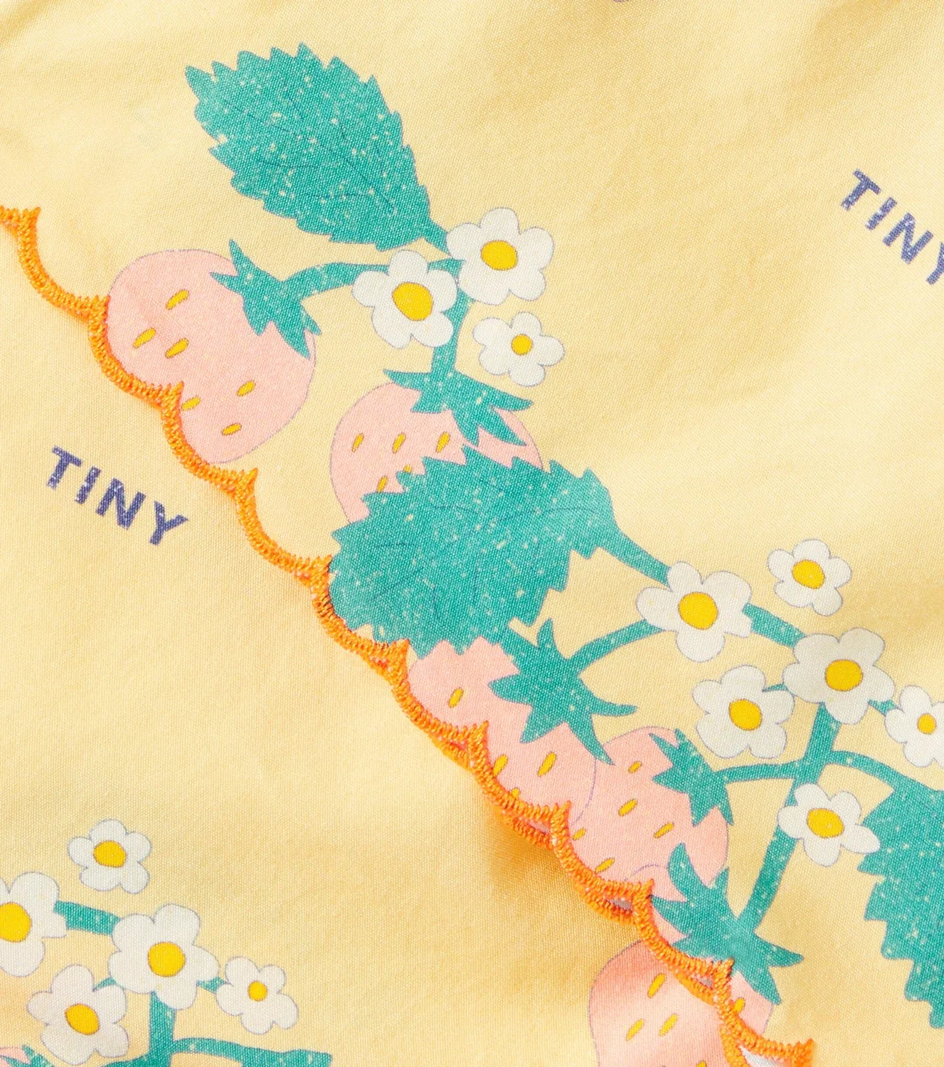 Шорты хлопковые с принтом Клубника Tinycottons, желтый — фото 2