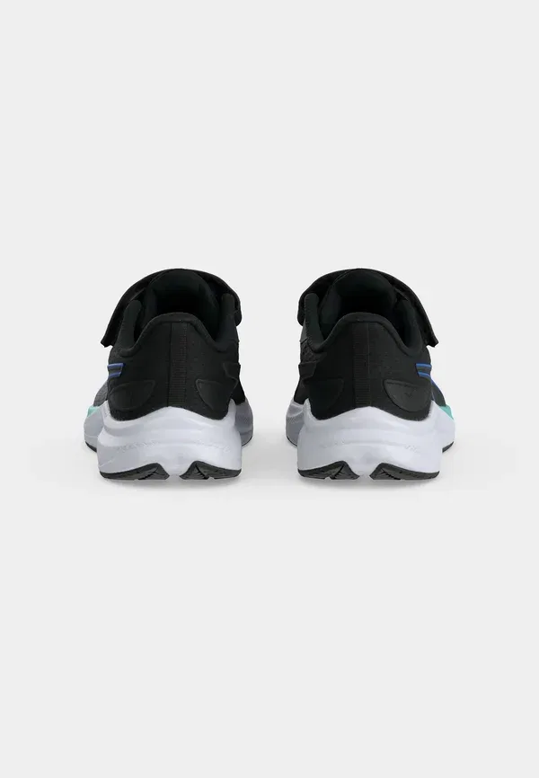 Беговые кроссовки с защитой от холода Skyrocket 2 Puma, black/ultra blue/white, белый/черный/синий — фото 4