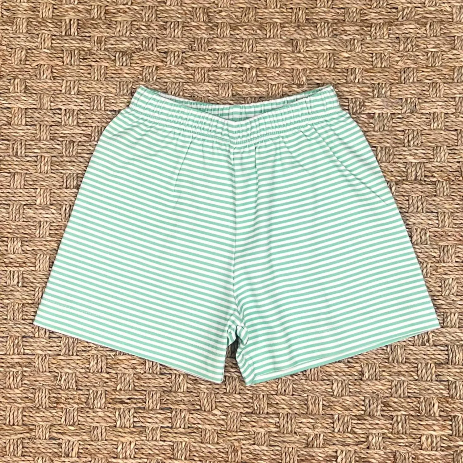 Детские шорты трикотажные с эластичным поясом Conrad Knit James & Lottie, Green Stripe — фото 2