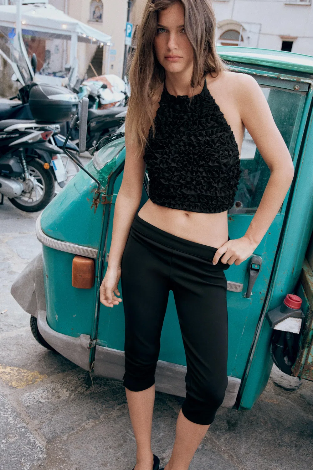 Топ с рюшами и воротником-халтером ZARA, Black