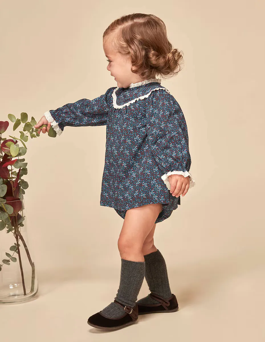 

Элегантное платье для девочки с контрастными бретелями и чехлом под подгузник в тон Gocco, синий