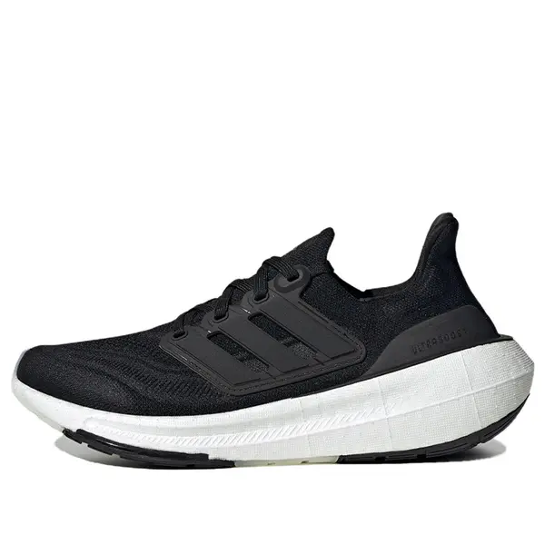 

Кроссовки ультрабуст лайт Adidas, черный