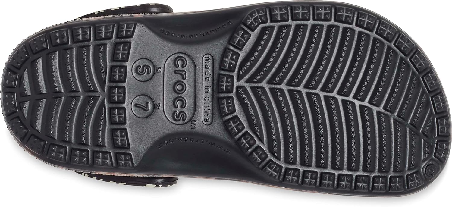 Унисекс сабо Crocs Classic с животным принтом, черный/мультиколор — фото 3
