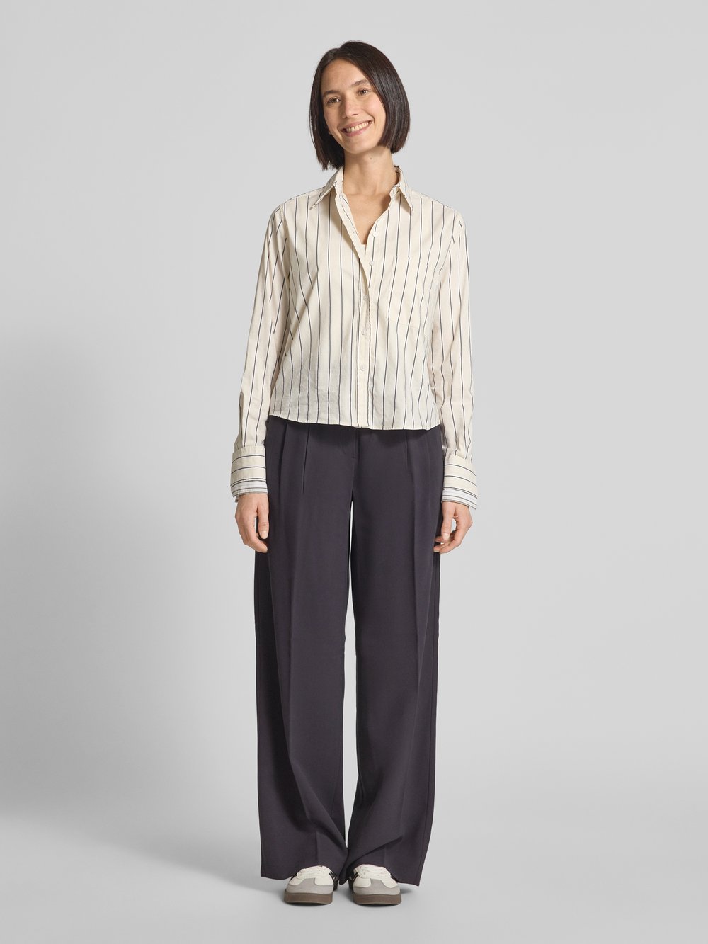 

Брюки широкие из смесовой вискозы, модель «КАРМЕН» Vero Moda, темно-синий