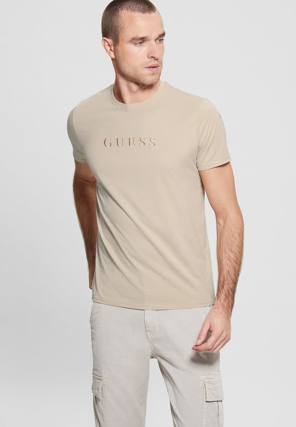 

Футболка с принтом Mit Gesticktem Logo Guess, бежевый