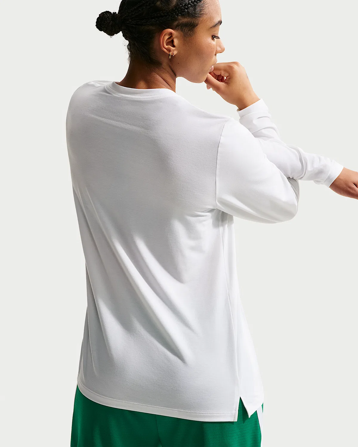 Женская баскетбольная куртка Nike Dri-FIT с длинным рукавом для разминки, White/Black — фото 2