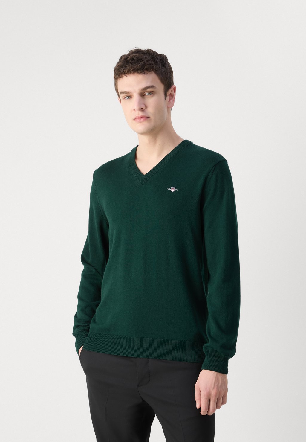 

Джемпер V NECK GANT, темно-зеленый