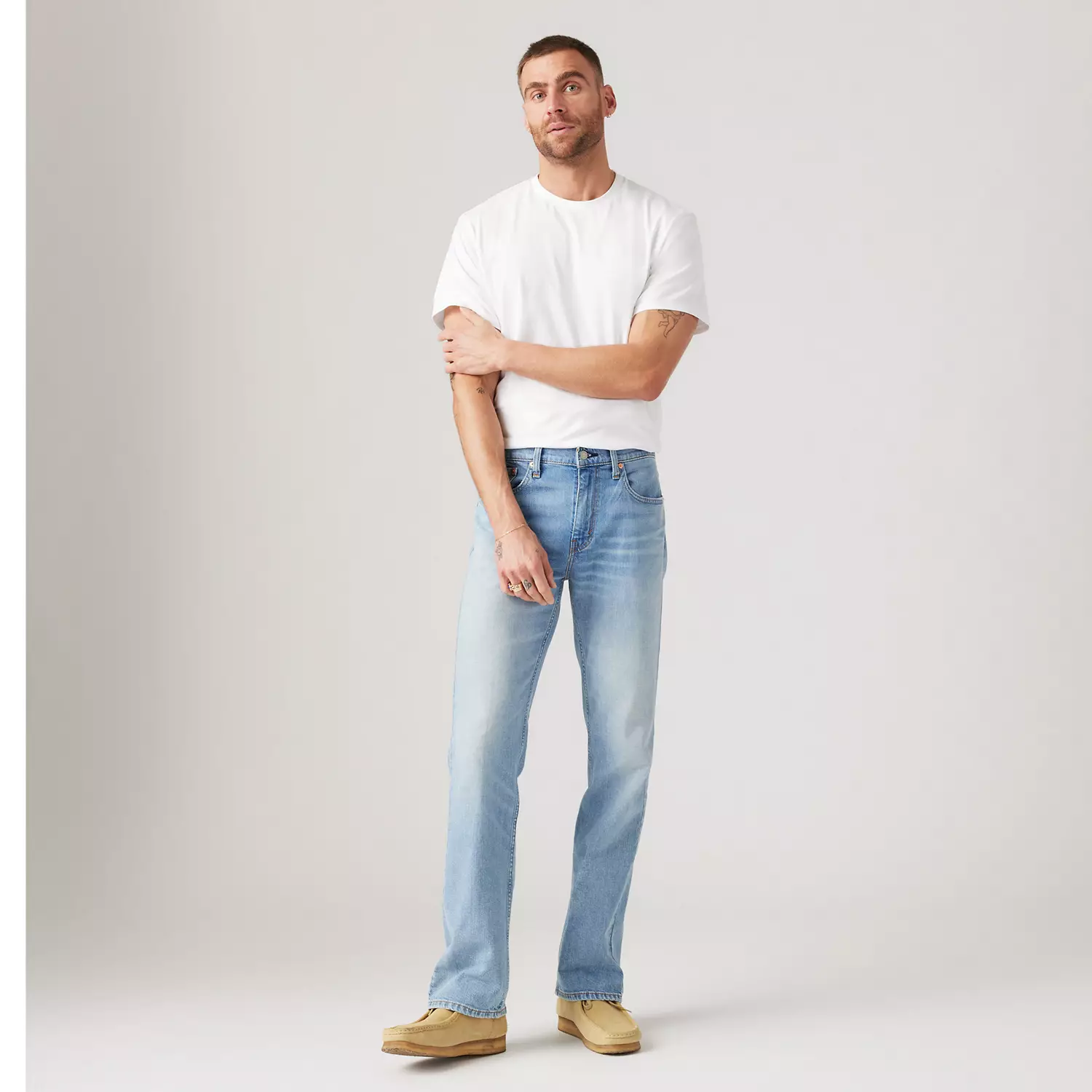 

Узкие мужские джинсы 527 Bootcut Levi's, цвет Hole In The Wall - Medium Wash - Stretch