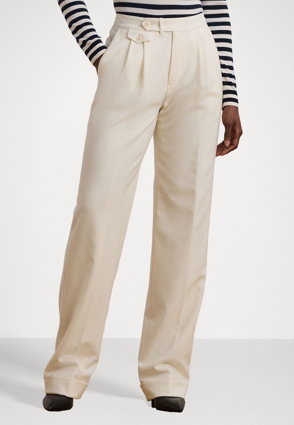 

Брюки PLEATED WOOL TWILL STRAIGHT PANT Lauren Ralph Lauren, слоновая кость