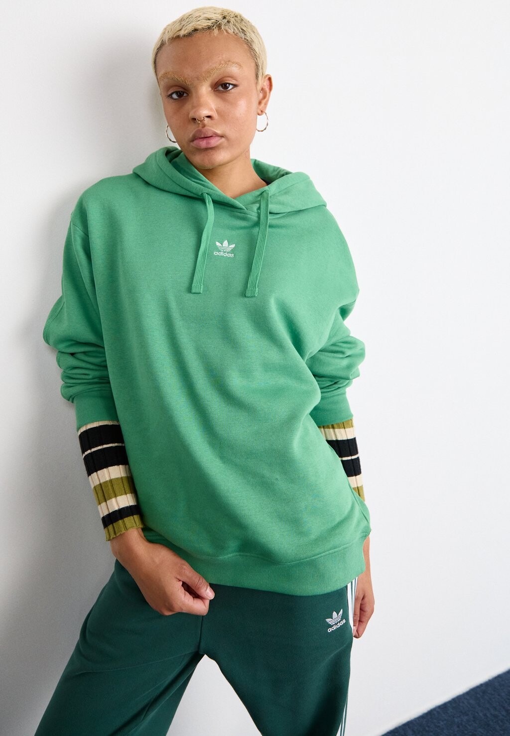 

Толстовка HOODIE adidas, зеленый