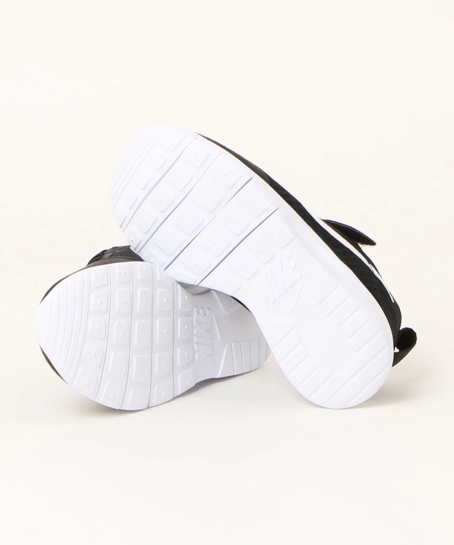 Детские кроссовки NIKE TANJUN EASY ON PS DX9042 — фото 3