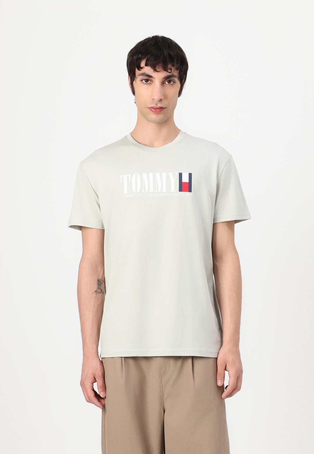 

Футболка с принтом DNA FLAG TEE Tommy Jeans, черный