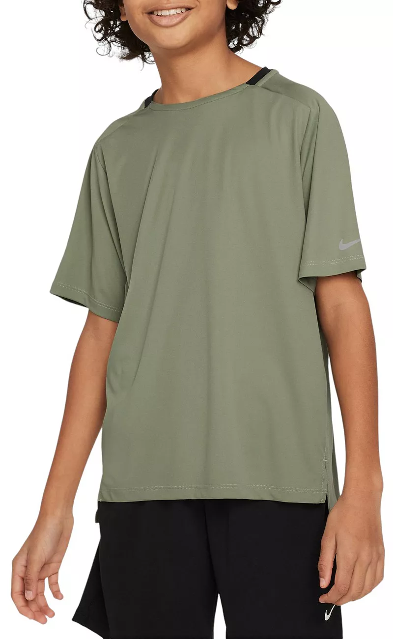 

Футболка для тренировок Nike Dri-FIT Multi Tech для мальчиков, цвет Oil Green/Black