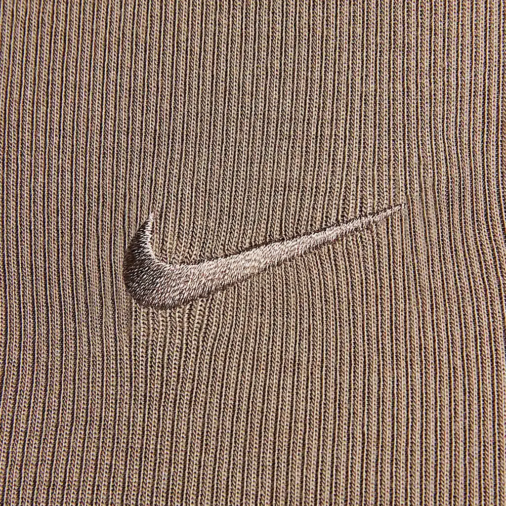 Nike Футболка Sportswear Regular женская Mink Brown — фото 4