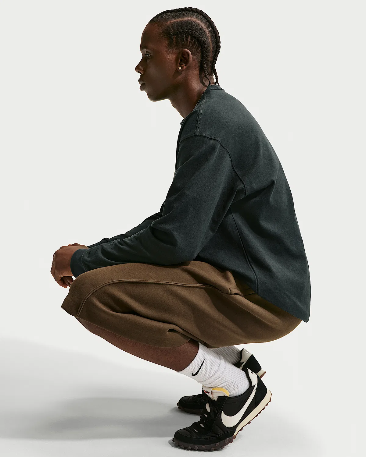 Мужская футболка с длинным рукавом Nike Sportswear Premium Essentials, Black Spruce — фото 3