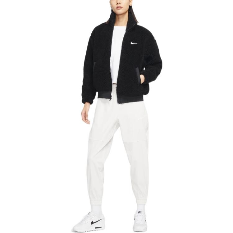 

Женская куртка Nike, цвет Black