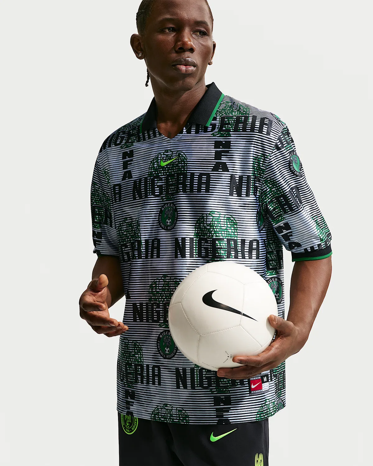 Мужская футболка Nike Dri-FIT с коротким рукавом Nigeria Energy, White/Black/Pine Green/Electric Green
