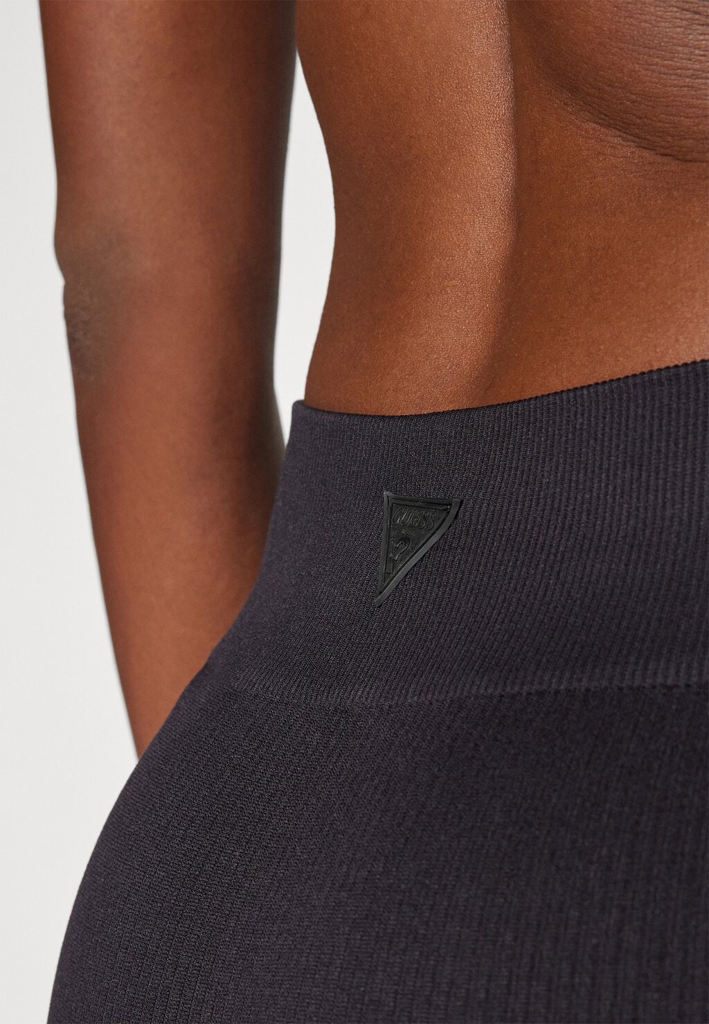 

Тайтсы SARA BIKER Guess, черный