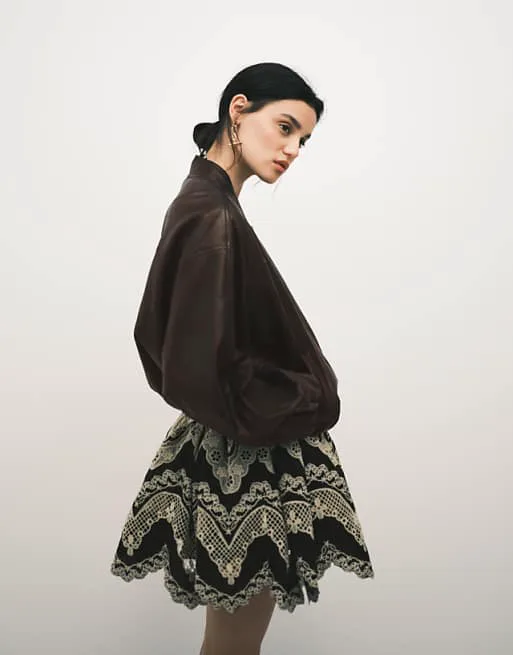 

Коричневый бомбер оверсайз из стираной кожи ASOS DESIGN