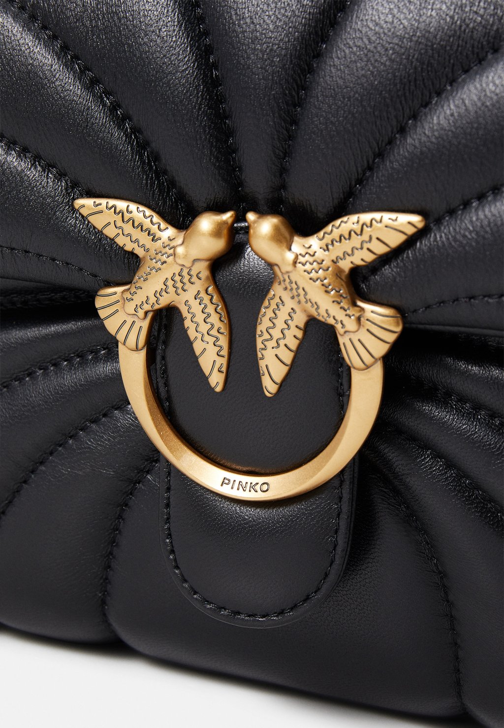

Сумка через плечо LOVE PUFF CLASSIC Pinko, черный