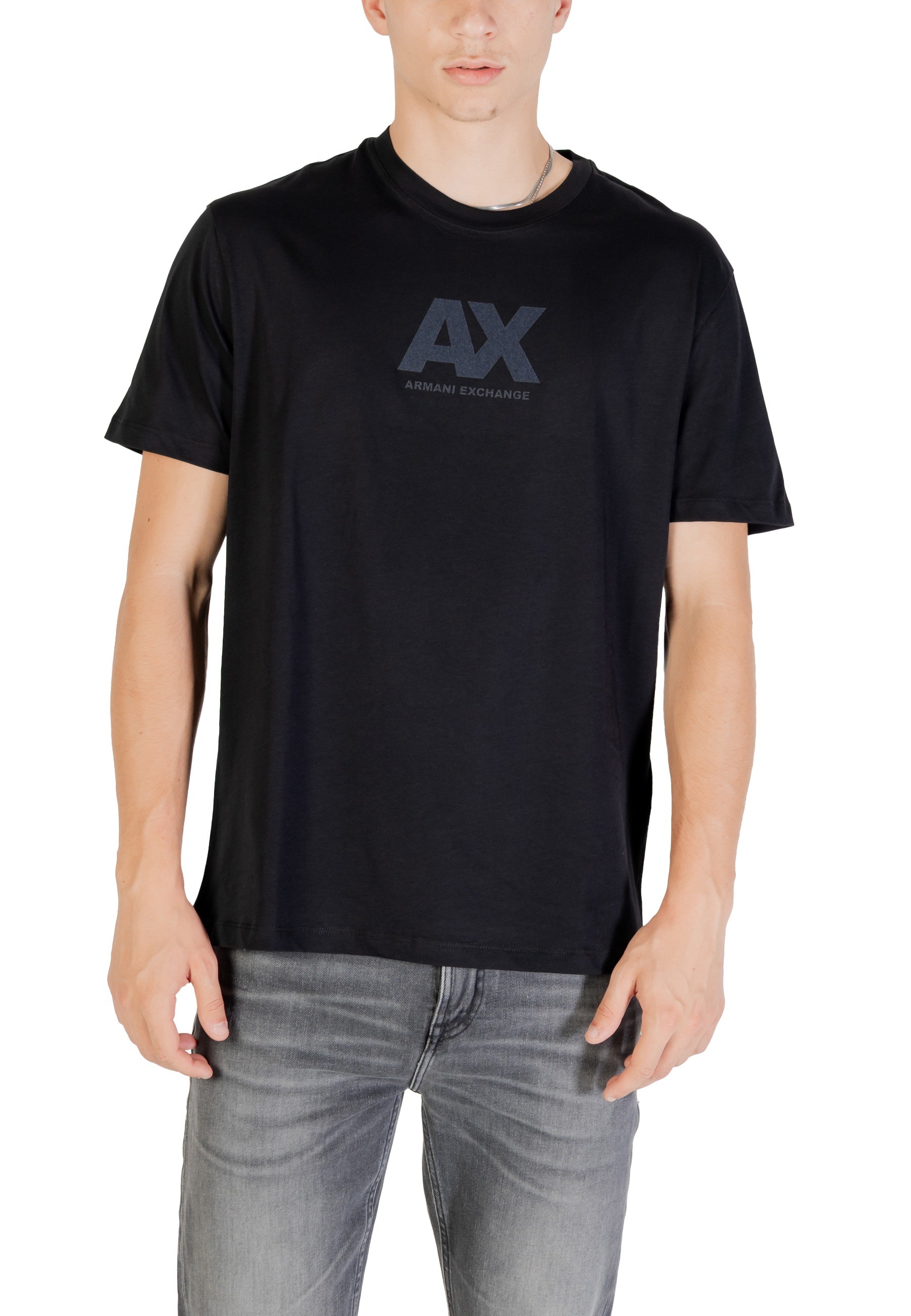 

Футболка Armani Exchange, черный