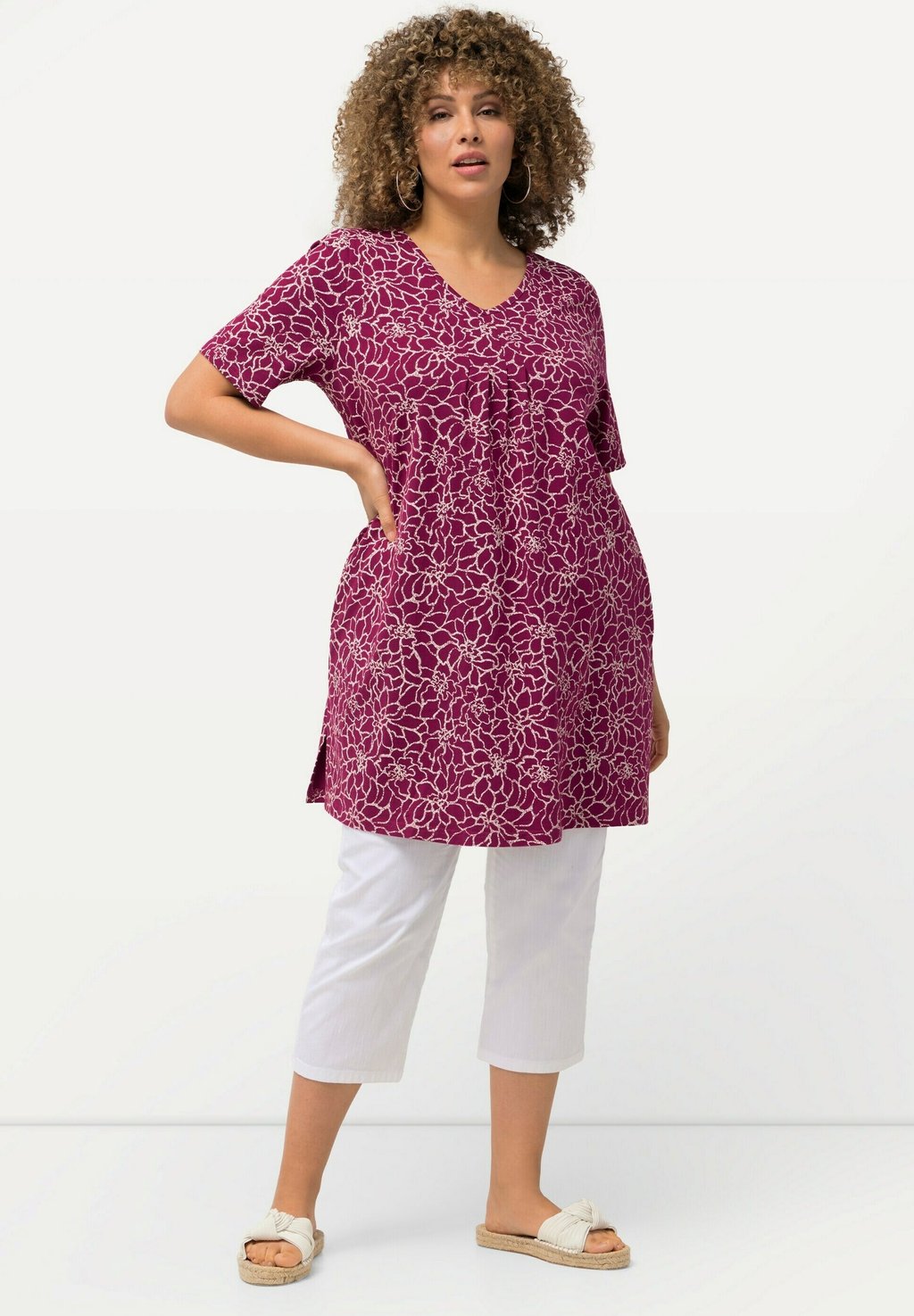 

Футболка с принтом SHORT SLEEVE V-NECK Ulla Popken, красный