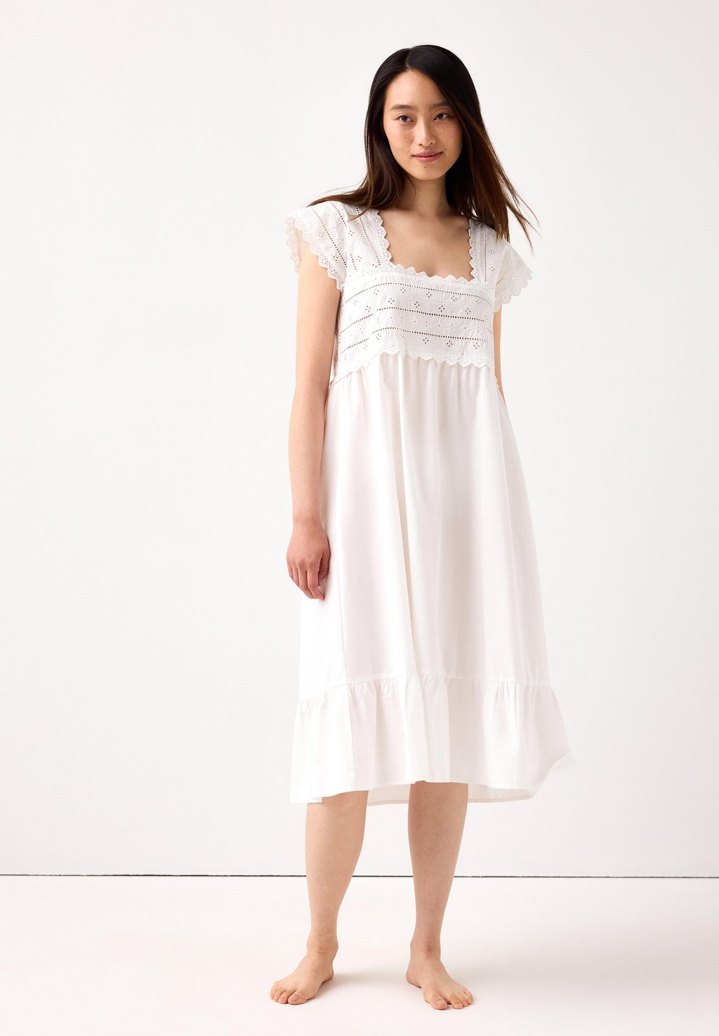 

Ночная рубашка WITH BRODERIE ANGLAISE Lindex, белый