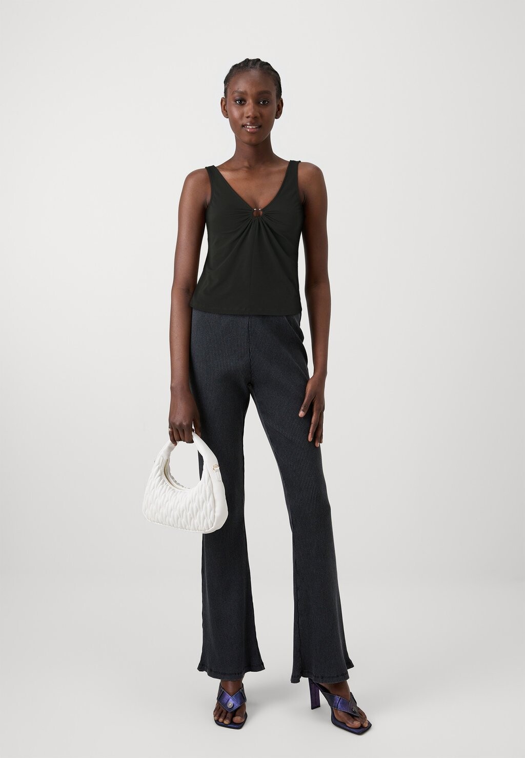 

Топ VIEMMA V NECK VILA, черный