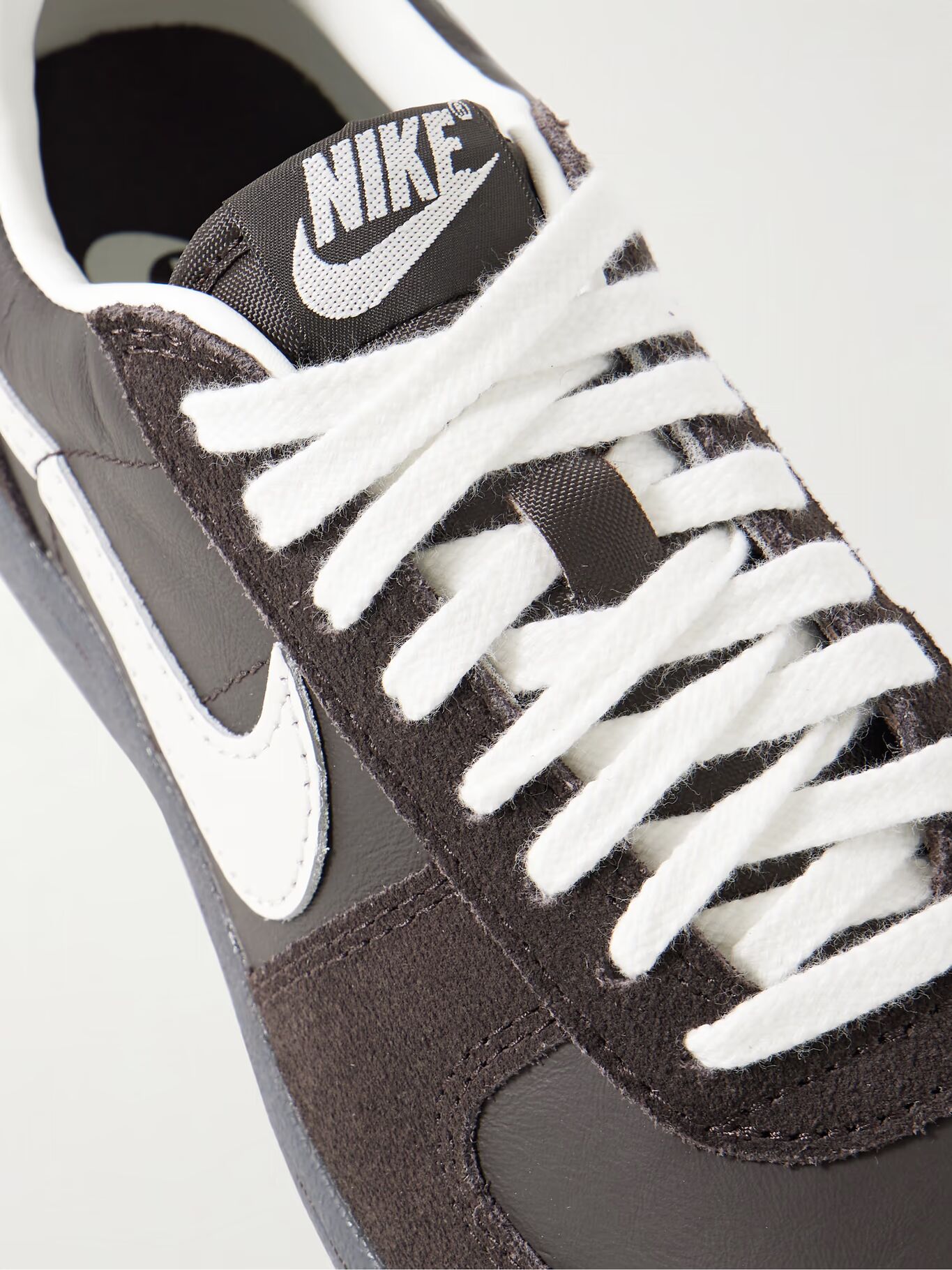 

Кроссовки Field General 82 из кожи и замши NIKE, коричневый